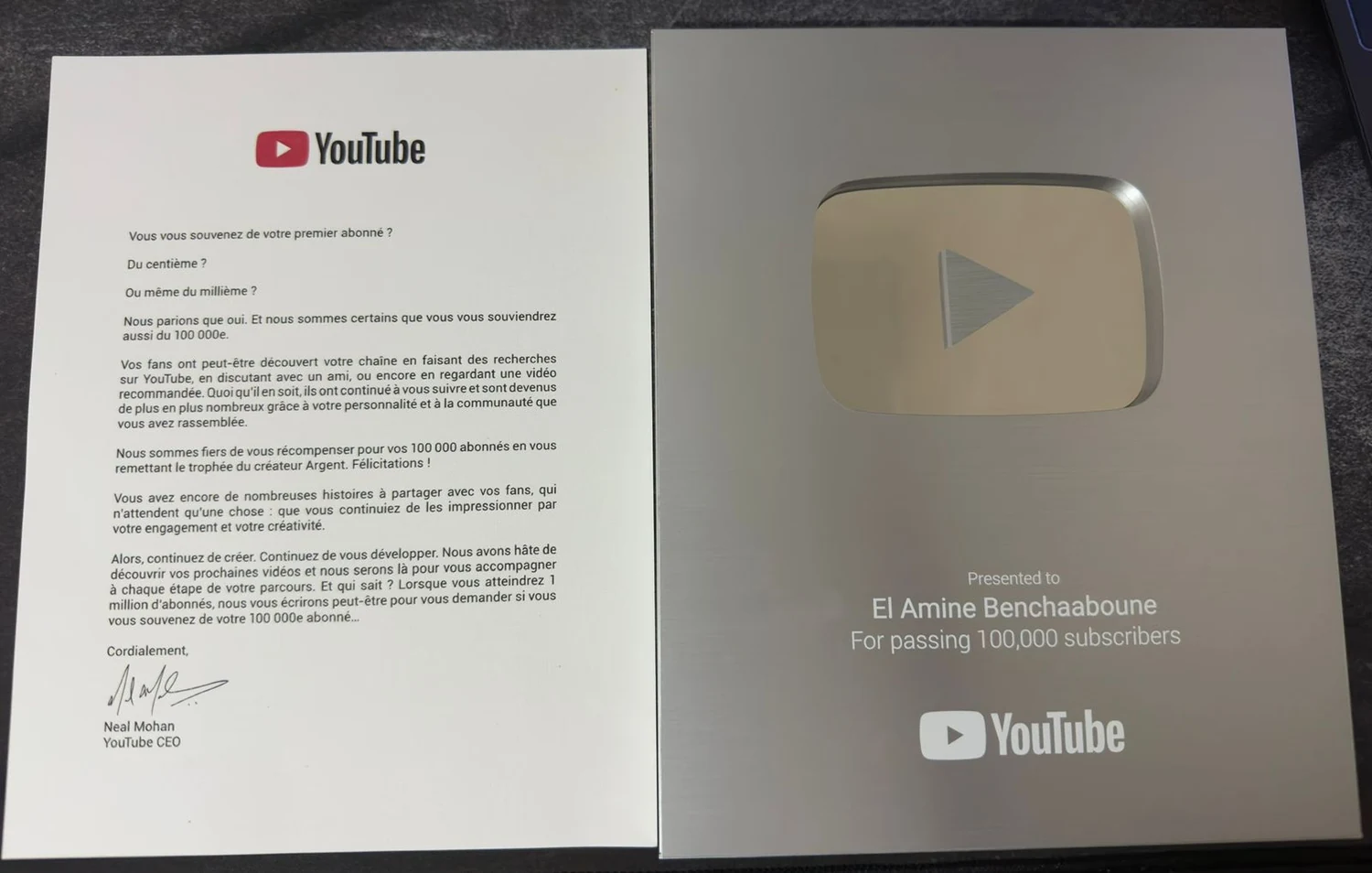 Photo du YouTube Creator Award et de la lettre reçus au cap des 100 000 abonnés